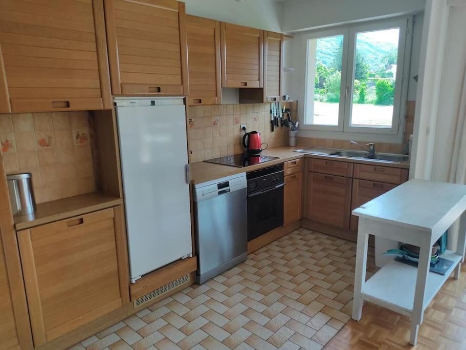 Bel Appartement Au Calme A 5 Minutes Du Village เมนตง-ซองต์-แบร์นา ภายนอก รูปภาพ